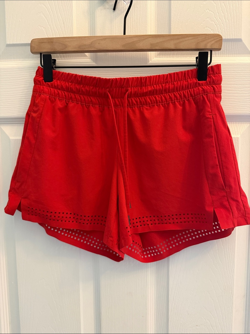 Athleta Red Drawstring Laser-Cut Hem Athletic Shorts 4” Inseam w/Pockets
